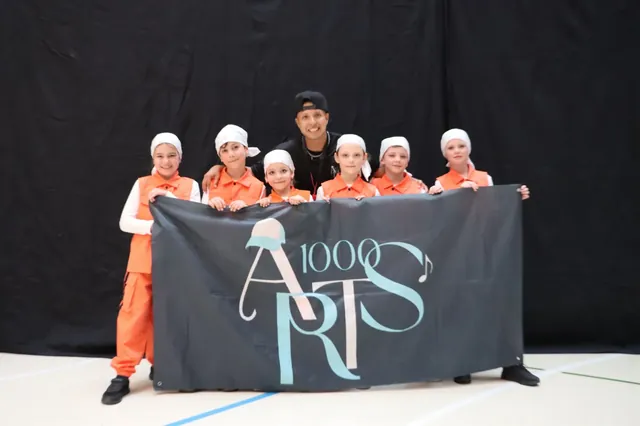 1000 Sparks — 1000 ARTS