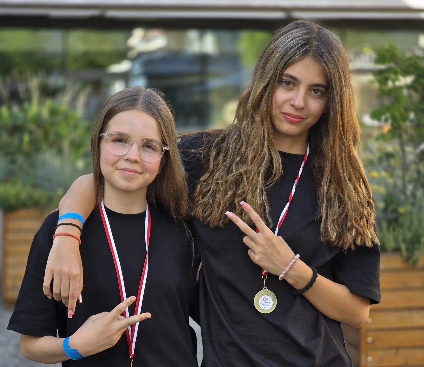 Kiara & Giulia — 1000 ARTS
